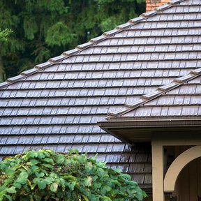 <div><h4>Classic Metal Roofing Systems</h4><p><b>Manufacturer:</b> Classic Metal Roofing Systems</p><p><b>Style:</b> Metal Shake</p><p><b>Material:</b> Aluminum</p><p><b>Color:</b> Brown, Gray</p><p><a href="/gallery/image-detail/39/" class="link-arrow text-uppercase theme-color--orange" data-toggle="modal" data-target="#detailModal_gallery_image_grid_lamlejqhdgHs">View More</a></p></div>